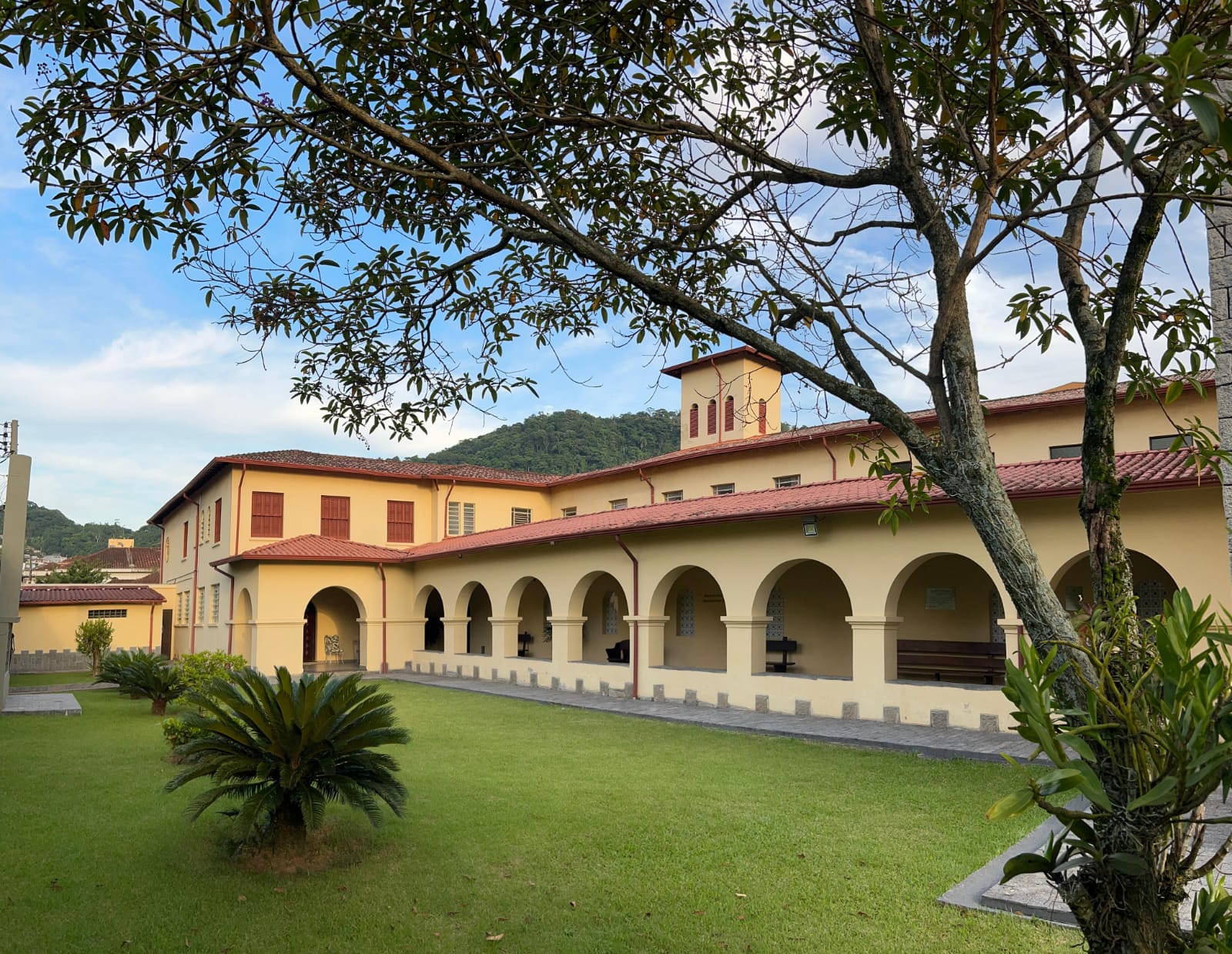 Fachada do Carmelo de Santos agosto 2025